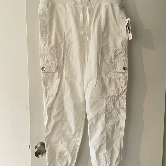DKNY Women's White Cargo Pants - Picture 1 of 5